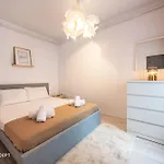 928 Апартаменти