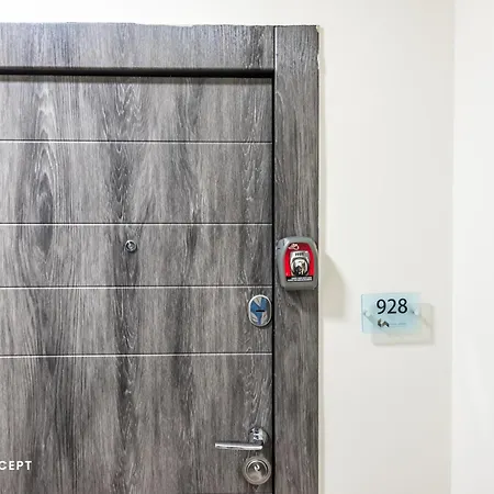 928 Апартаменти
